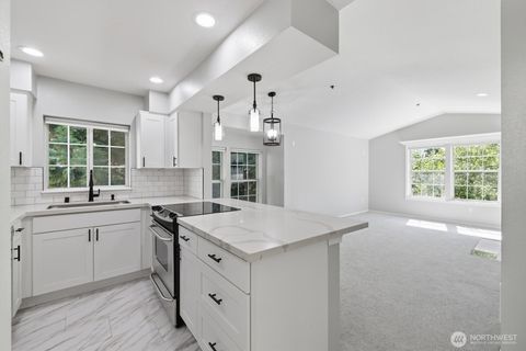 Photo of 2560 118th Avenue SE #3-301, Bellevue, WA 98005 (MLS # 2531192)