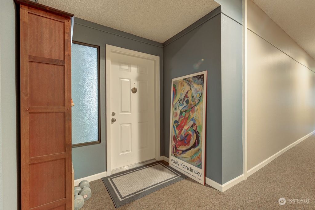 Photo of 7600 SE 29th Street #312, Mercer Island, WA 98040 (MLS # 2256545)