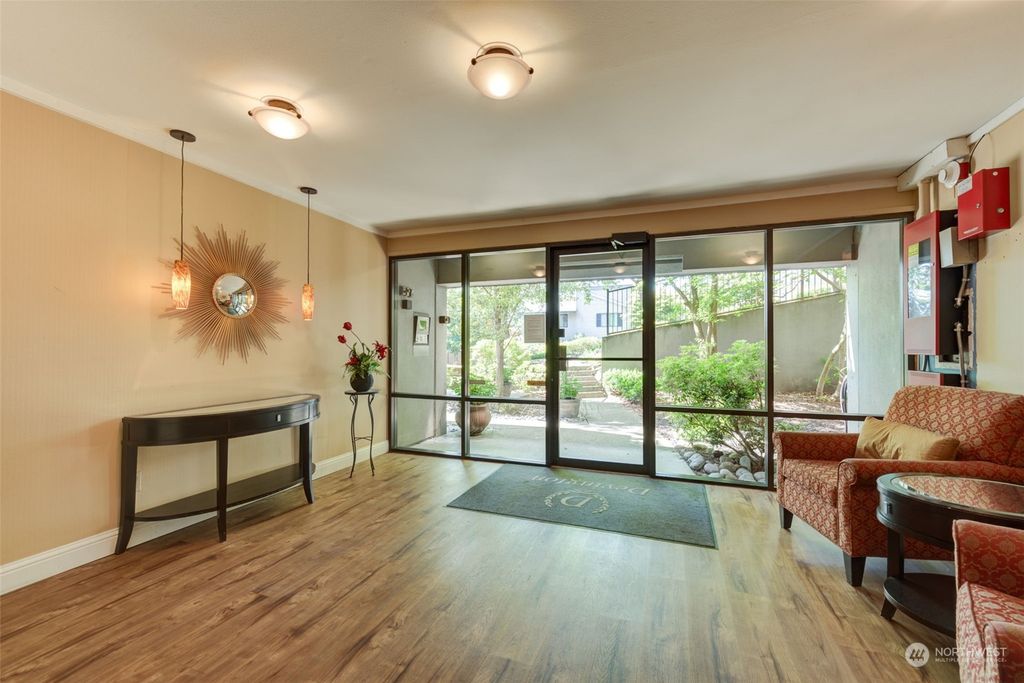 Photo of 7600 SE 29th Street #312, Mercer Island, WA 98040 (MLS # 2256545)