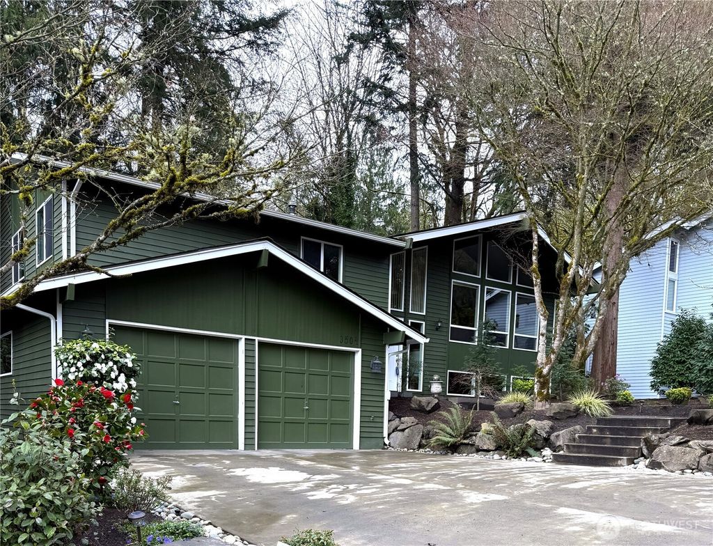 Photo of 3504 175th Avenue NE, Redmond, WA 98052 (MLS # 2346667)