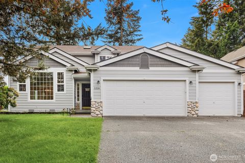 Photo of 1216 200th Avenue E, Lake Tapps, WA 98391 (MLS # 2524976)