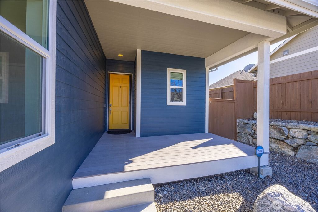 Photo of 444 Hilltop Place, Chelan, WA 98816 (MLS # 2486106)