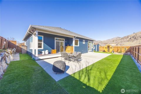 Photo of 444 Hilltop Place, Chelan, WA 98816 (MLS # 2486106)