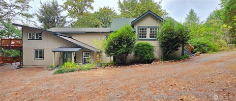 Photo of 890 W Wynwood Drive, Shelton, WA 98584 (MLS # 2572822)