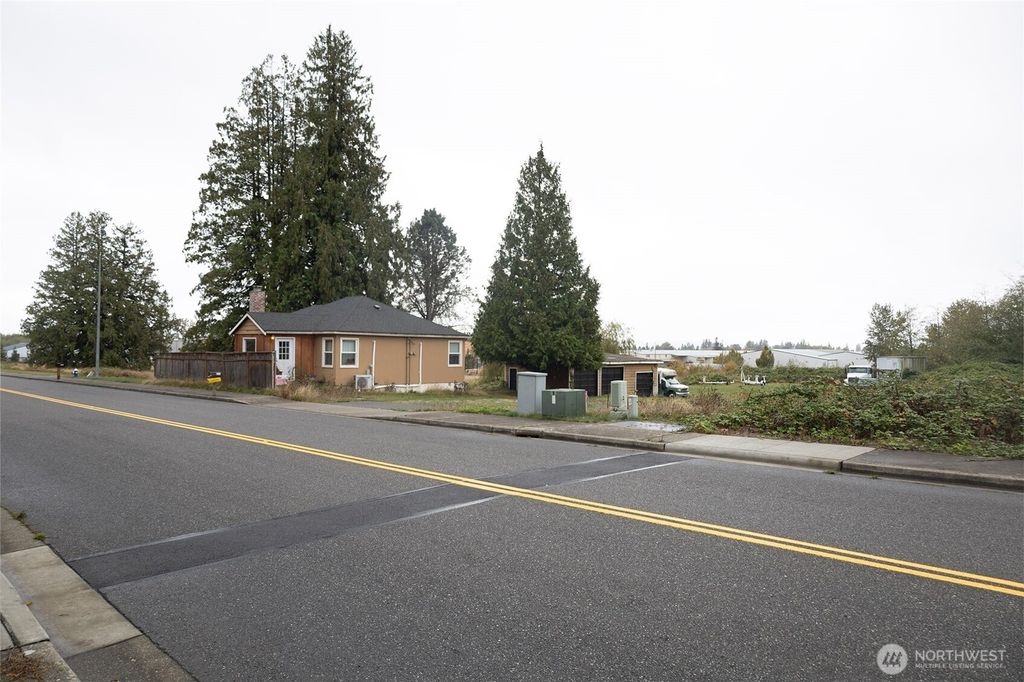 Photo of 811 Odell St, Blaine, WA 98230 (MLS # 2442549)