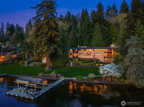 Photo of 415 Shoreland Drive SE, Bellevue, WA 98004 (MLS # 2593086)