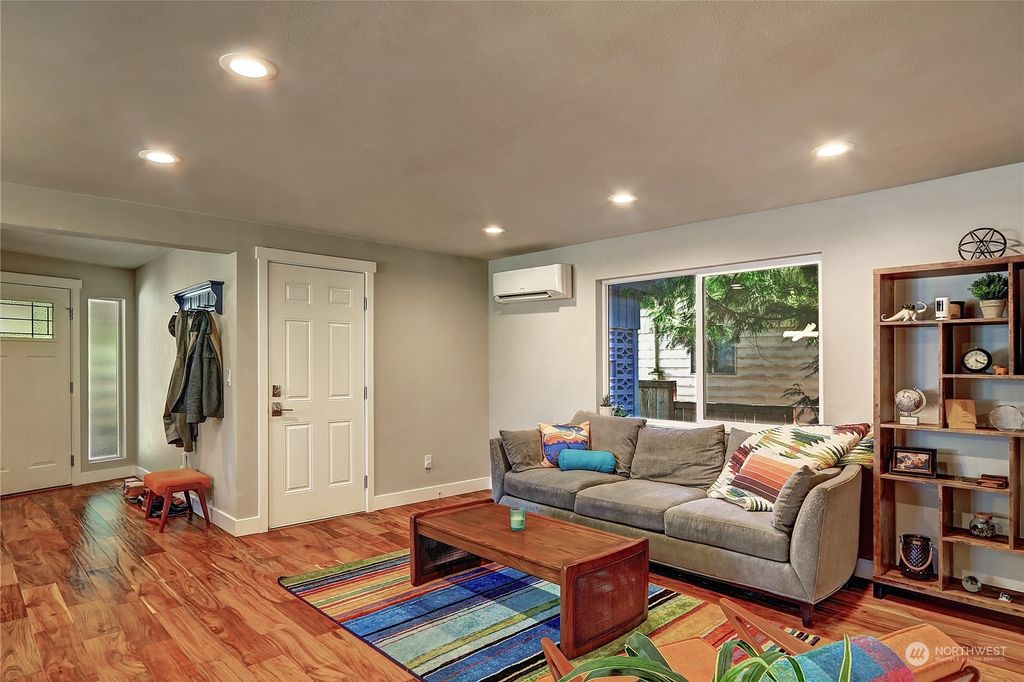 Photo of 12747 12th Avenue NE, Seattle, WA 98125 (MLS # 2237874)