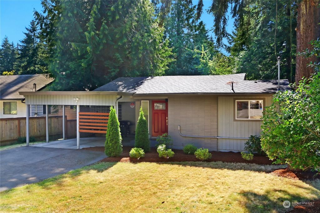 Photo of 12747 12th Avenue NE, Seattle, WA 98125 (MLS # 2237874)