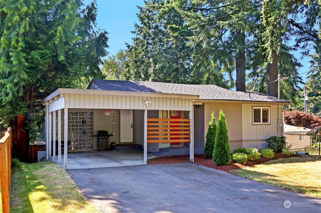 Photo of 12747 12th Avenue NE, Seattle, WA 98125 (MLS # 2237874)