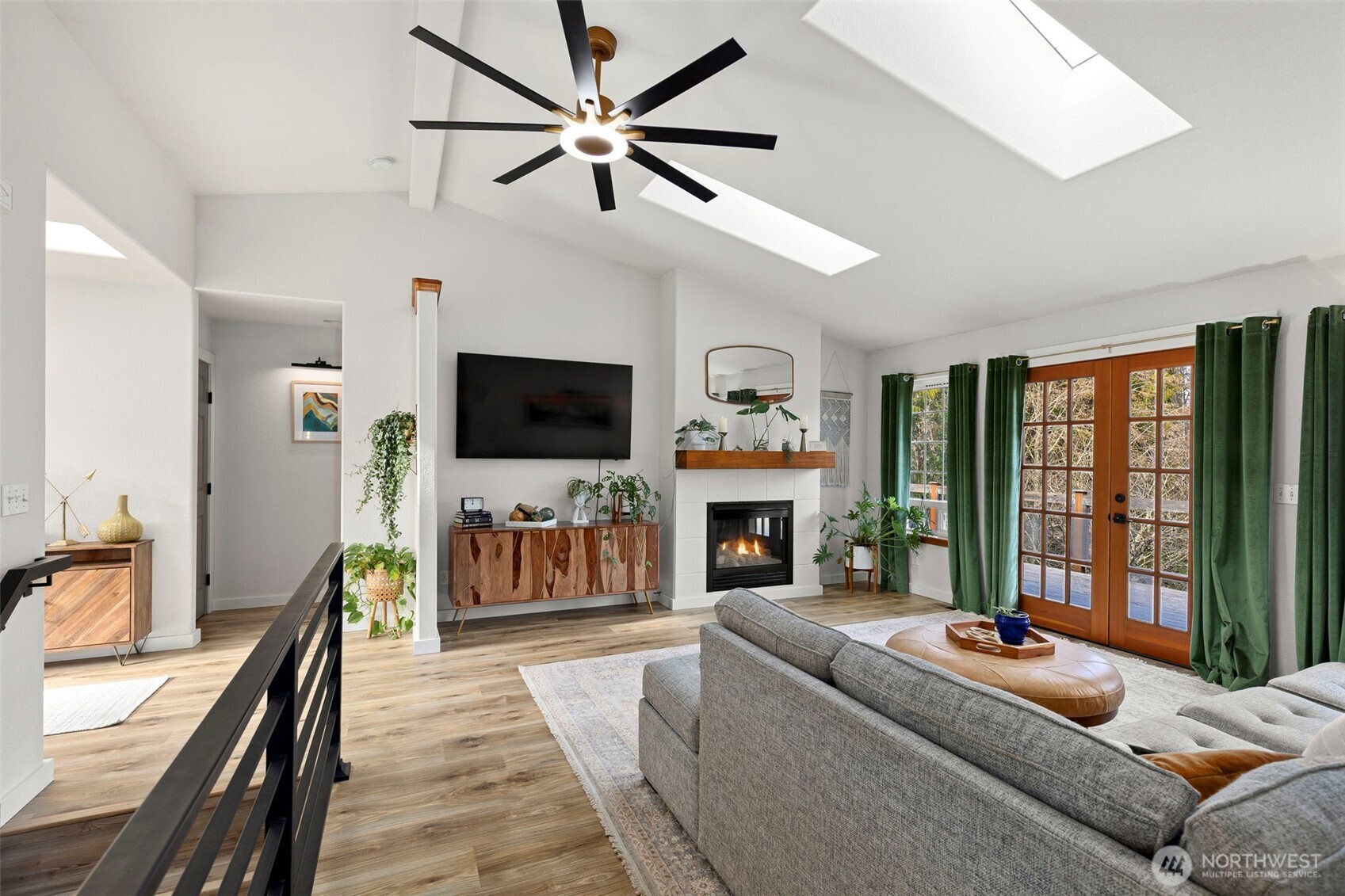 4075 Farmer Dell Road E