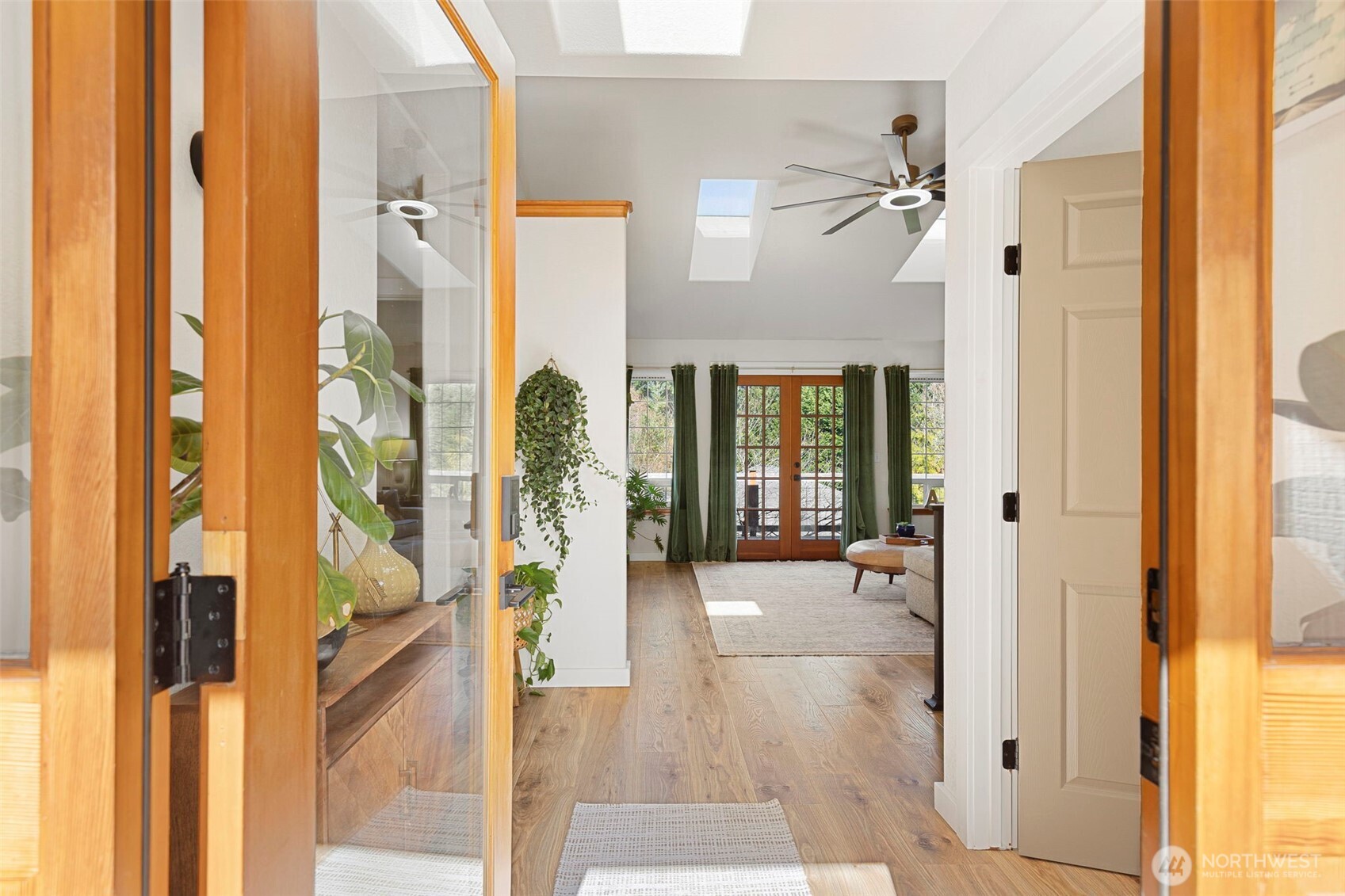 4075 Farmer Dell Road E