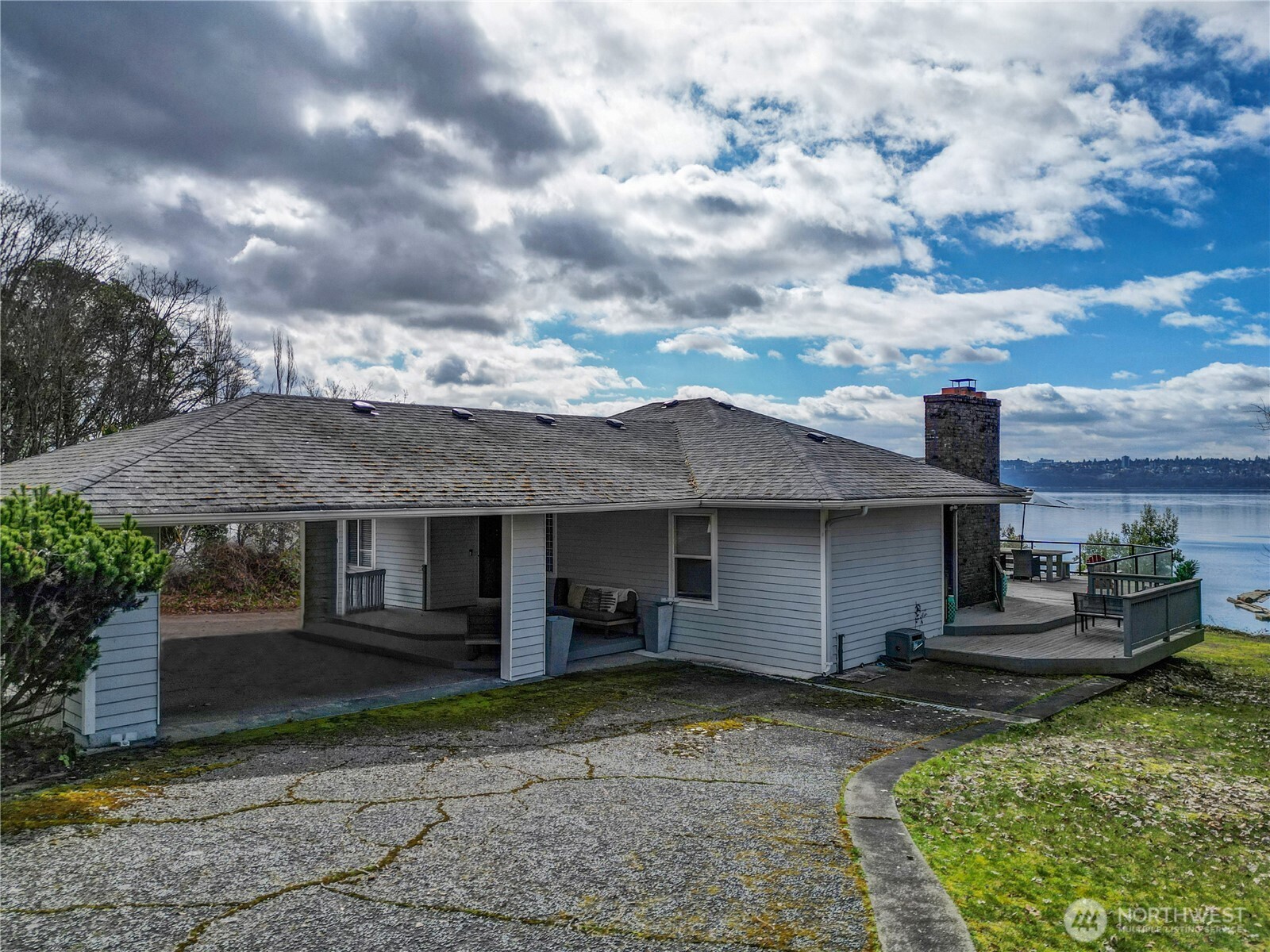 5313 Marine View Dr