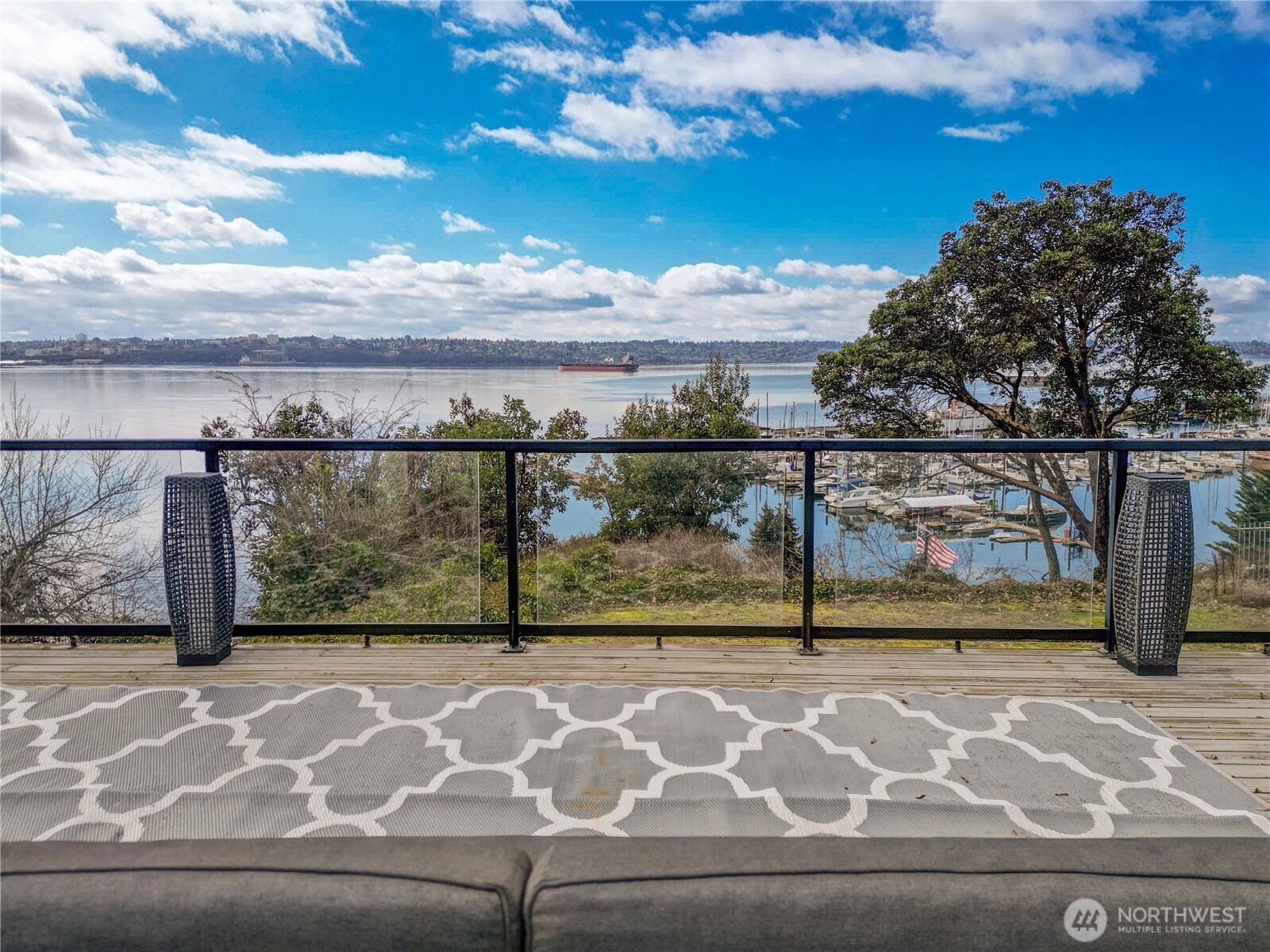 5313 Marine View Dr