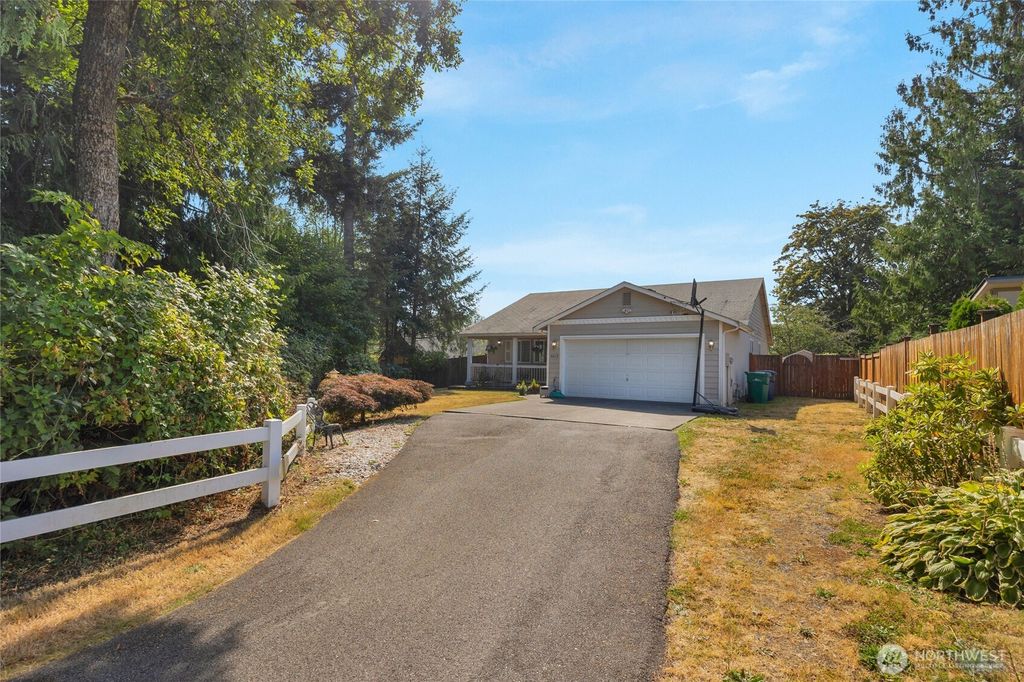 Photo of 4612 75th Avenue NE, Marysville, WA 98270 (MLS # 2420579)