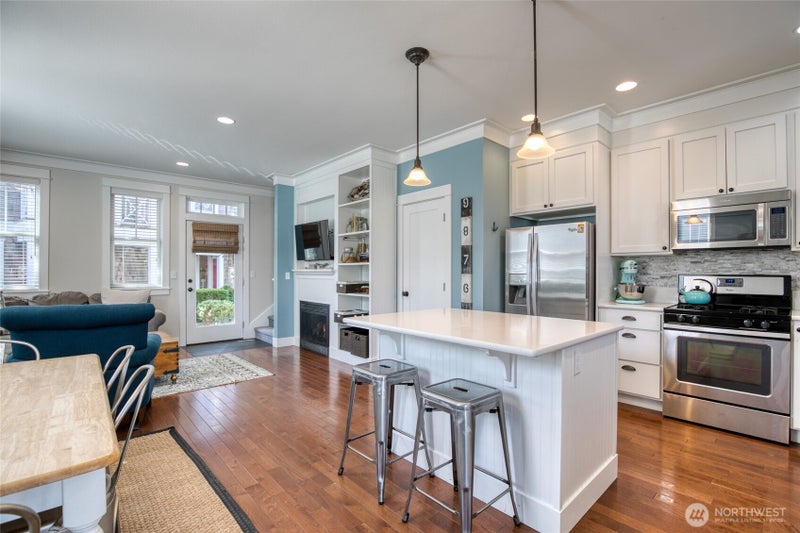38 W Myrtle Lane