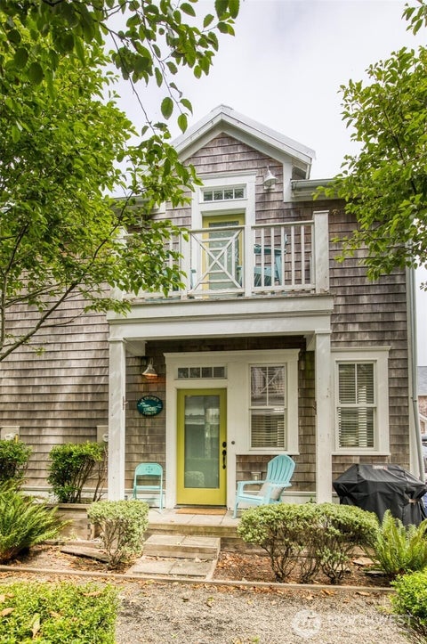Photo of 38 W Myrtle Lane, Pacific Beach, WA 98571 (MLS # 2547741)
