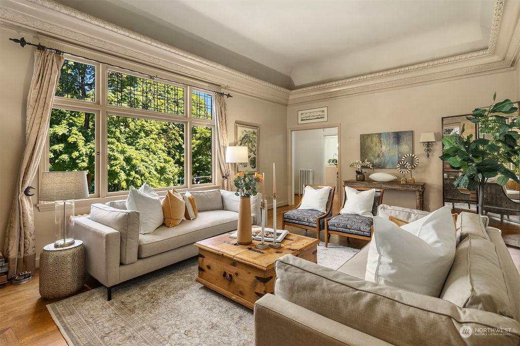 Photo of 309 37th Avenue E, Seattle, WA 98112 (MLS # 2048772)