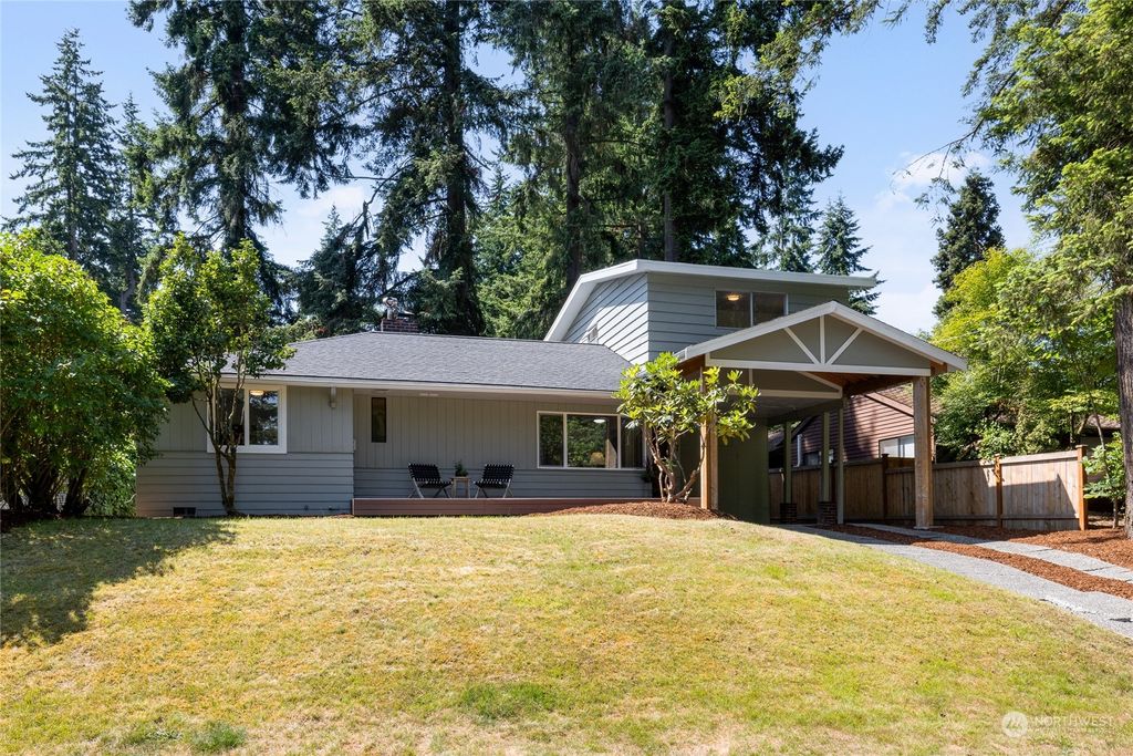 Photo of 617 NE 204th Street, Shoreline, WA 98155 (MLS # 2132375)