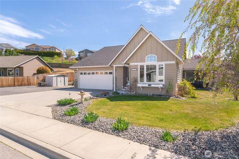 Photo of 1364 Tractor Loop Road, East Wenatchee, WA 98802 (MLS # 2508829)