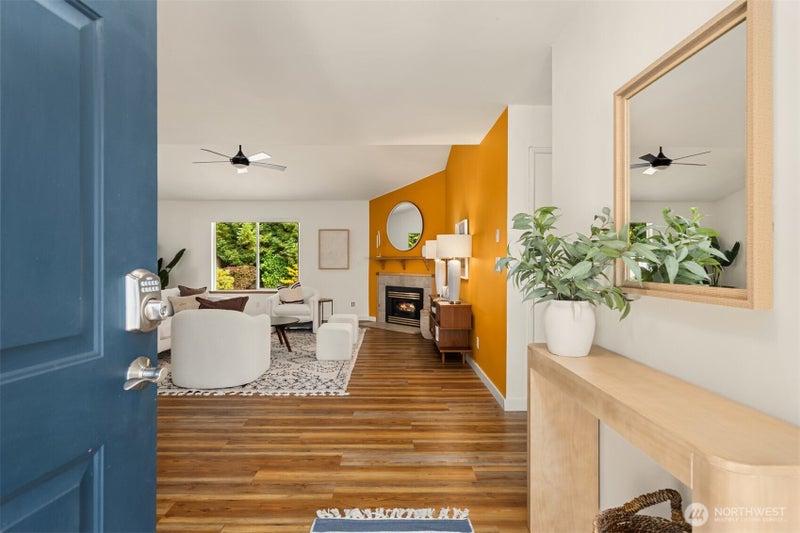 2914 NE Winesap Court