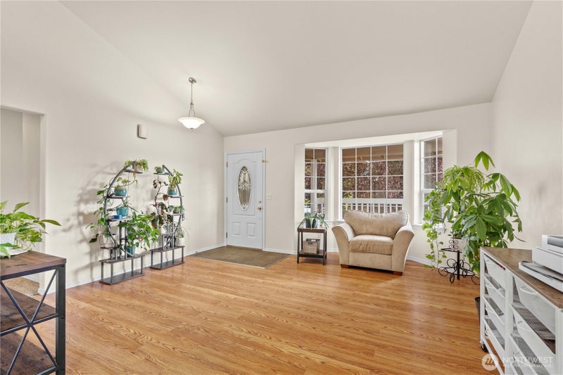 8627 136th Street E