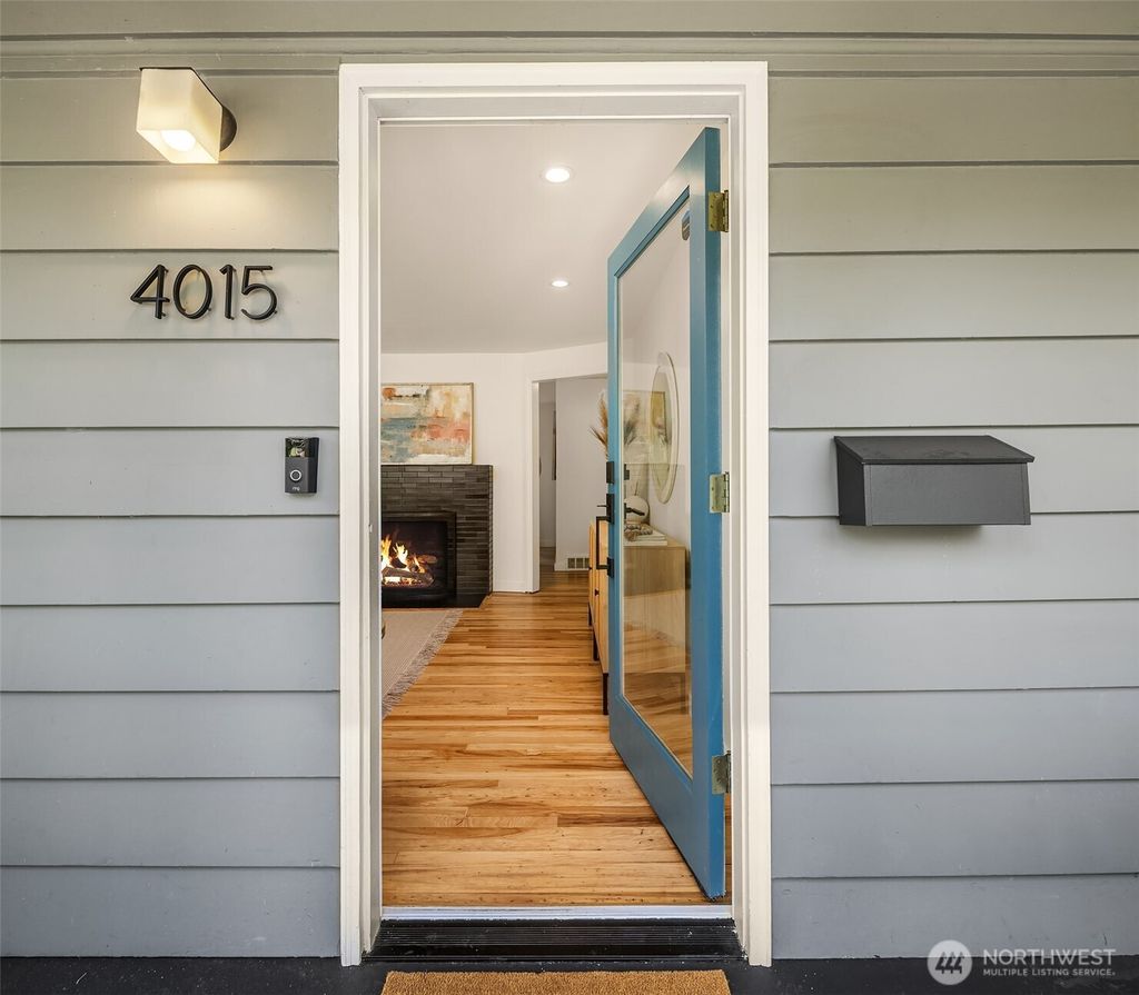 Photo of 4015 NE 60th Street, Seattle, WA 98115 (MLS # 2417060)