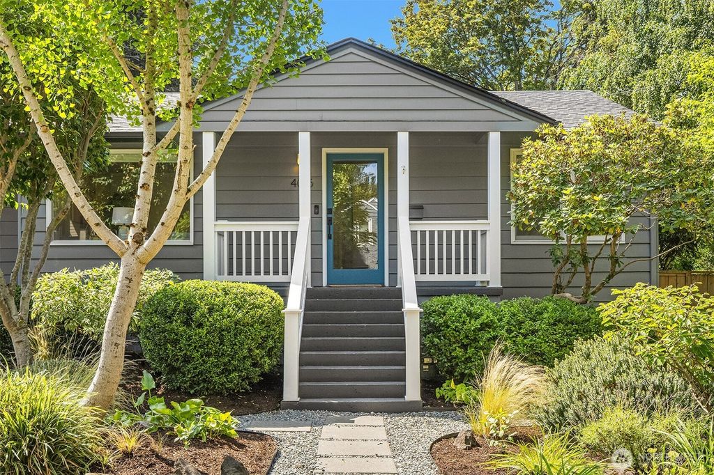 Photo of 4015 NE 60th Street, Seattle, WA 98115 (MLS # 2417060)