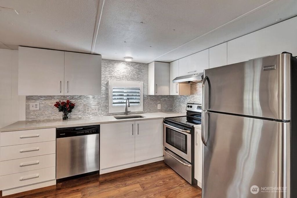 Photo of 18425 NE 95th Street #82, Redmond, WA 98052 (MLS # 2496048)