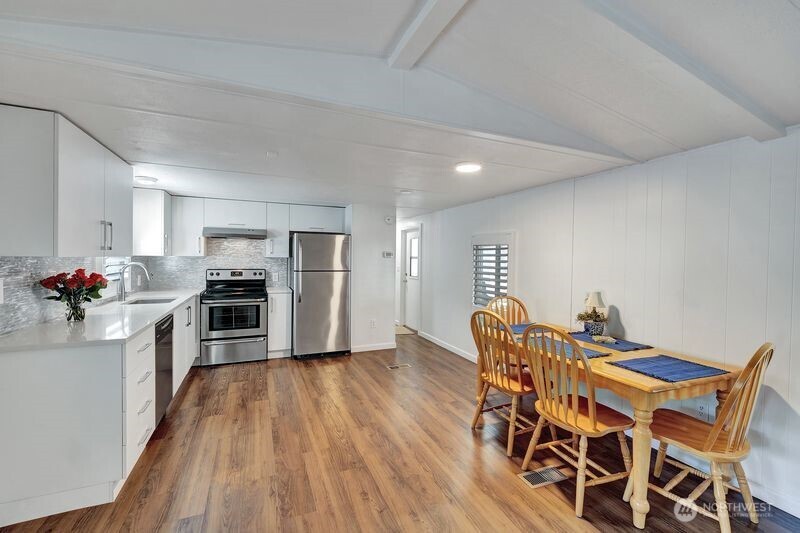 18425 NE 95th Street 82