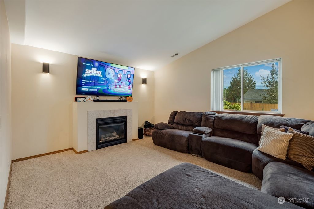 Photo of 6620 78th Place NE, Marysville, WA 98270 (MLS # 2305597)