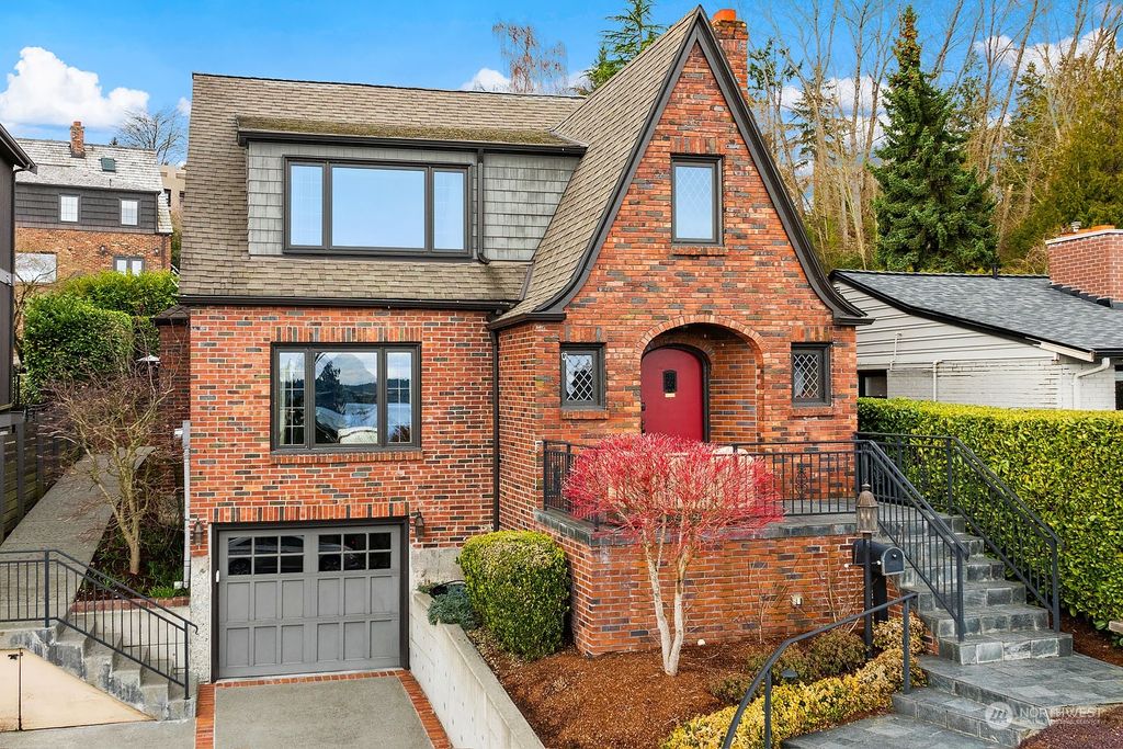 Photo of 4553 55th Avenue NE, Seattle, WA 98105 (MLS # 2190024)