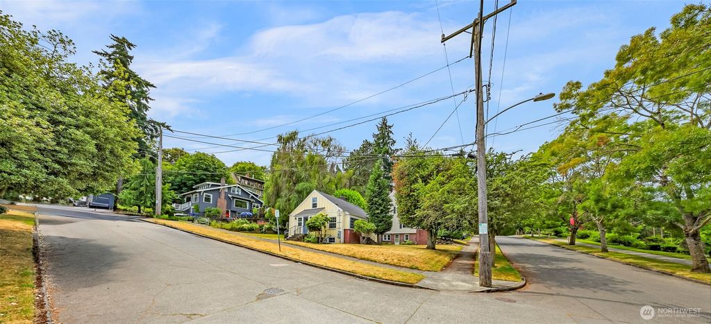 Photo of 403 W Dravus Street, Seattle, WA 98119 (MLS # 2398089)