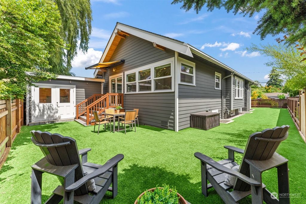 Photo of 5811 1st Avenue NE, Seattle, WA 98105 (MLS # 2272918)