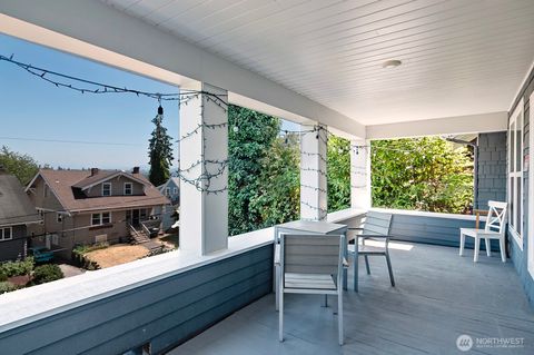 Photo of 5037 21st Avenue NE, Seattle, WA 98105 (MLS # 2447841)