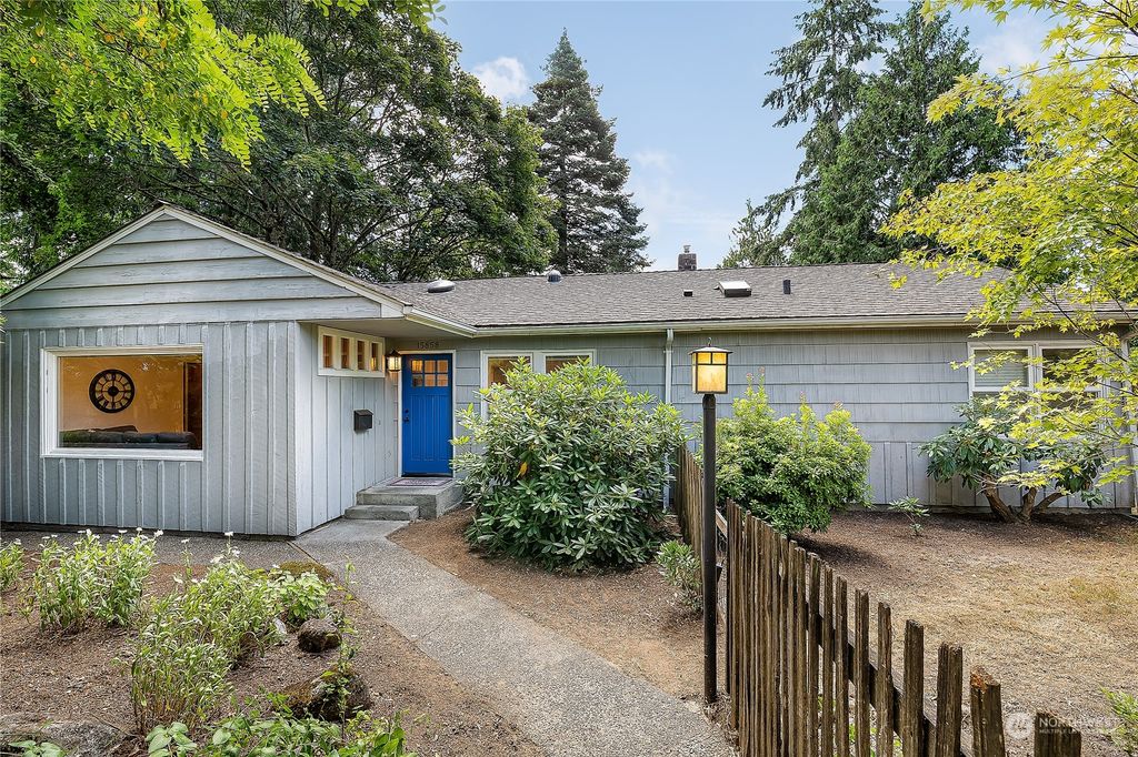 Photo of 15858 28th Avenue NE, Shoreline, WA 98155 (MLS # 2268250)