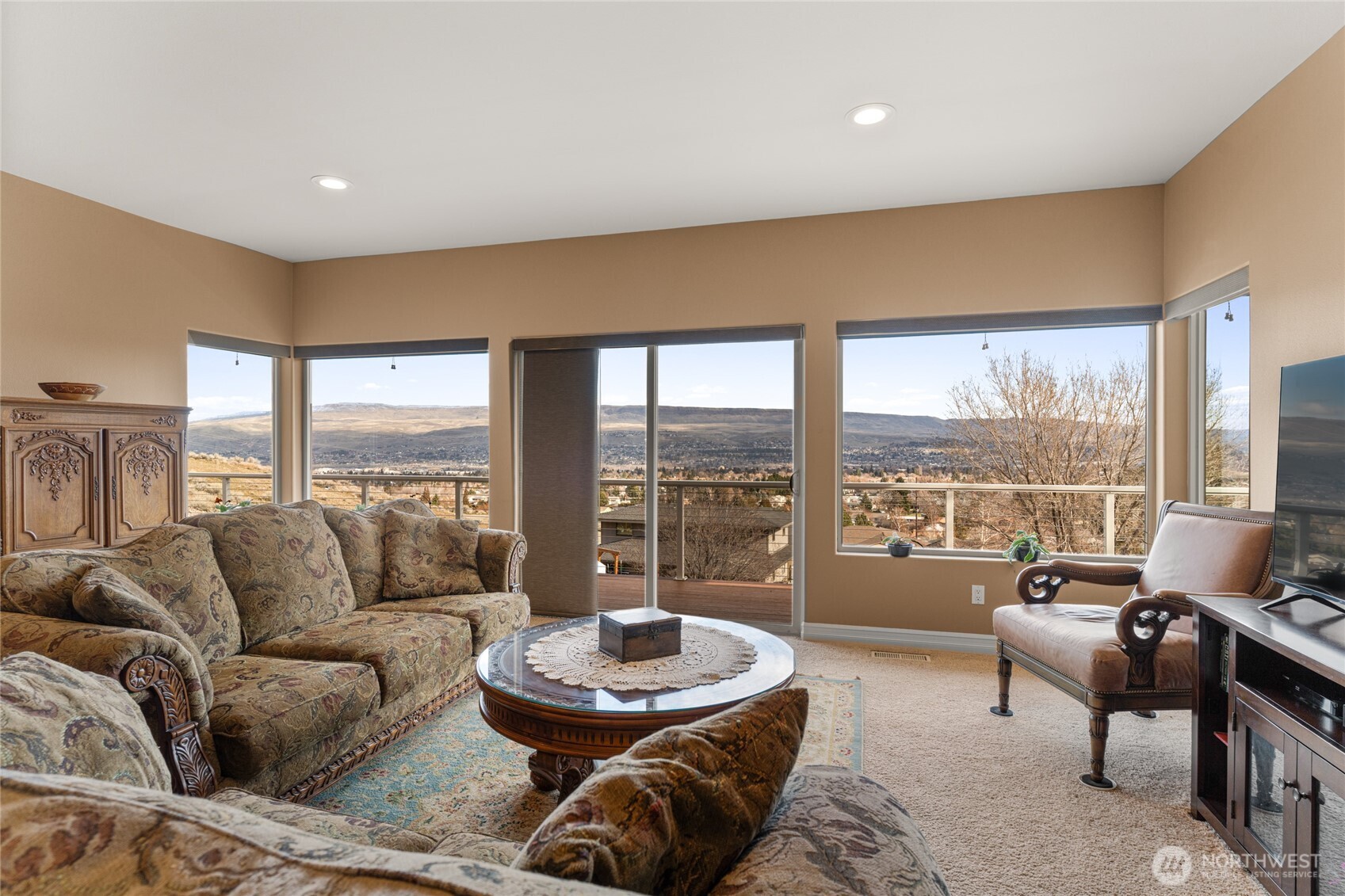 735 Castle Heights Drive