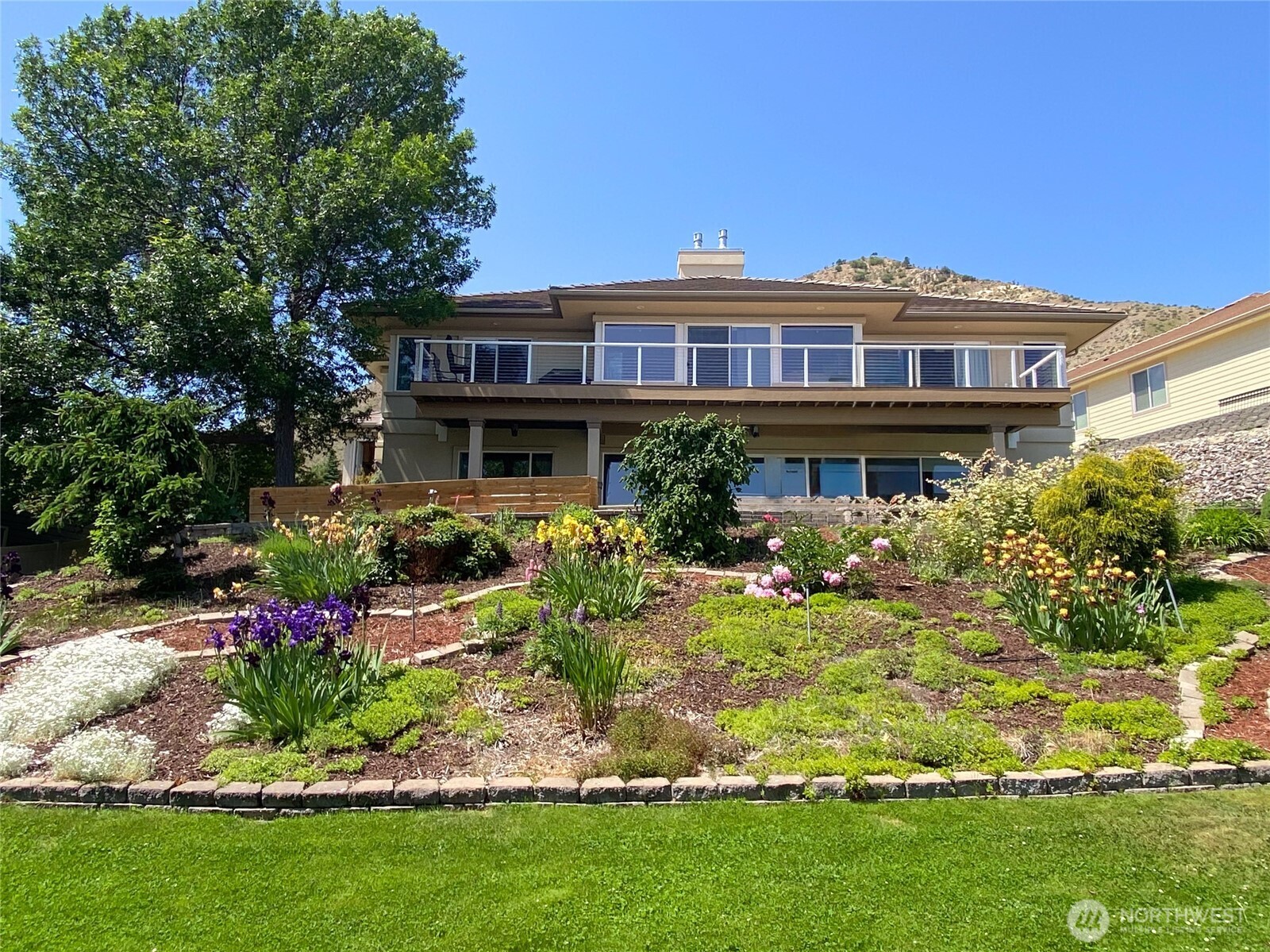 735 Castle Heights Drive