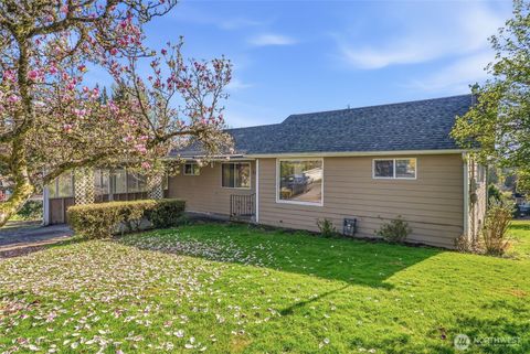 Photo of 3323 Columbia Heights Road, Longview, WA 98632 (MLS # 2506507)