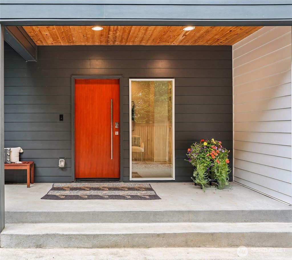 Photo of 10030 37th Avenue SW, Seattle, WA 98146 (MLS # 2566892)