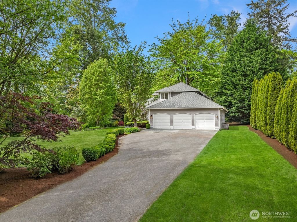 Photo of 26226 NE 45th Street, Redmond, WA 98053 (MLS # 2372041)