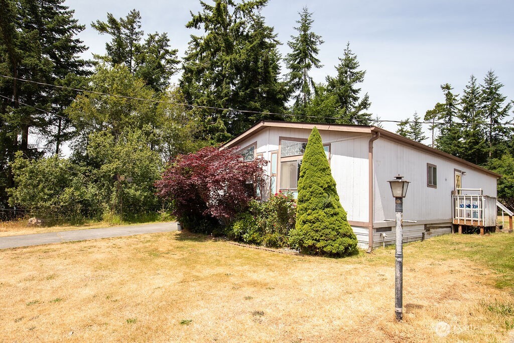 1361 NE Goldie Road 17