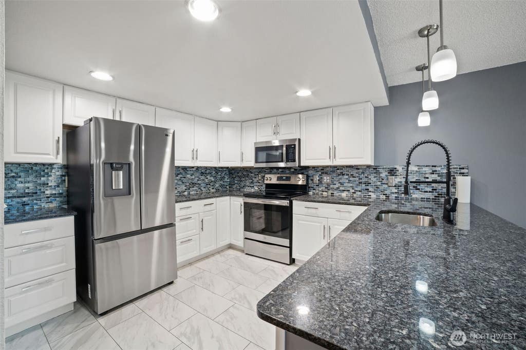 Photo of 720 141st Lane SE #713, Bellevue, WA 98007 (MLS # 2560852)