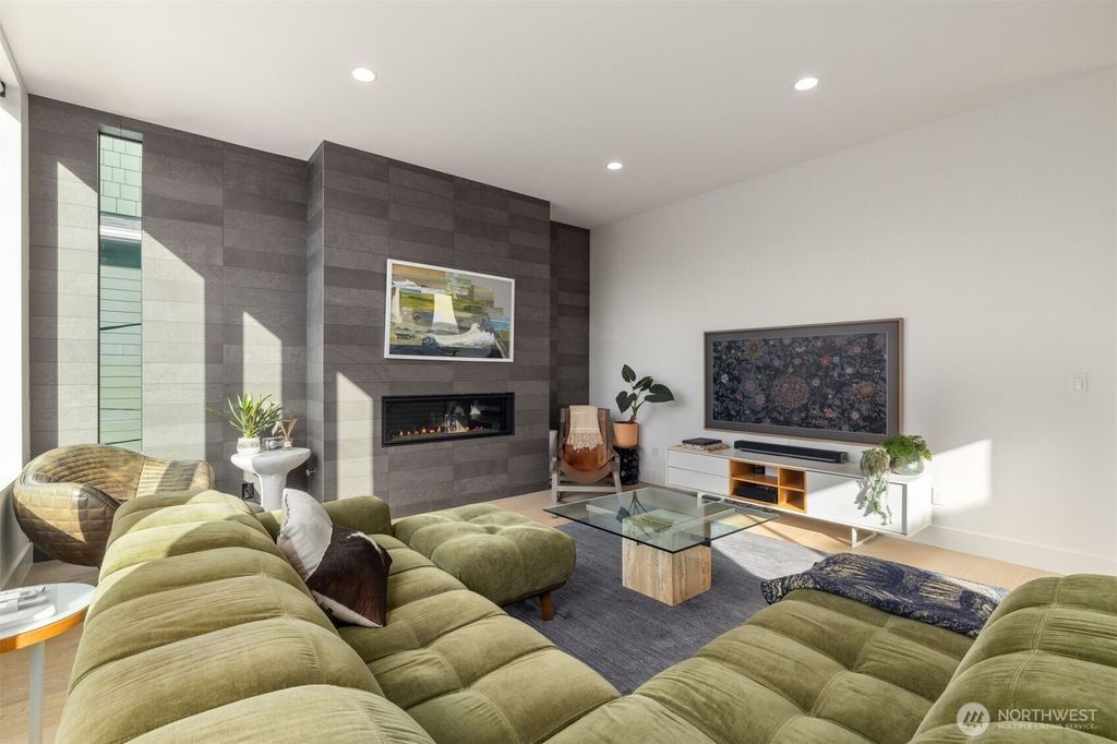 Photo of 2660 9th Avenue W, Seattle, WA 98119 (MLS # 2346932)