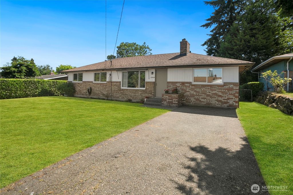 Photo of 12624 23rd Avenue S, Seattle, WA 98168 (MLS # 2394989)