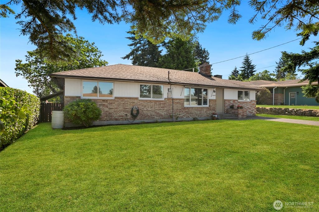 Photo of 12624 23rd Avenue S, Seattle, WA 98168 (MLS # 2394989)