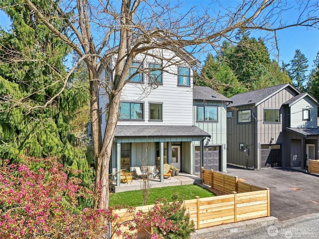 Photo of 9812 8th Avenue NE, Seattle, WA 98115 (MLS # 2385211)