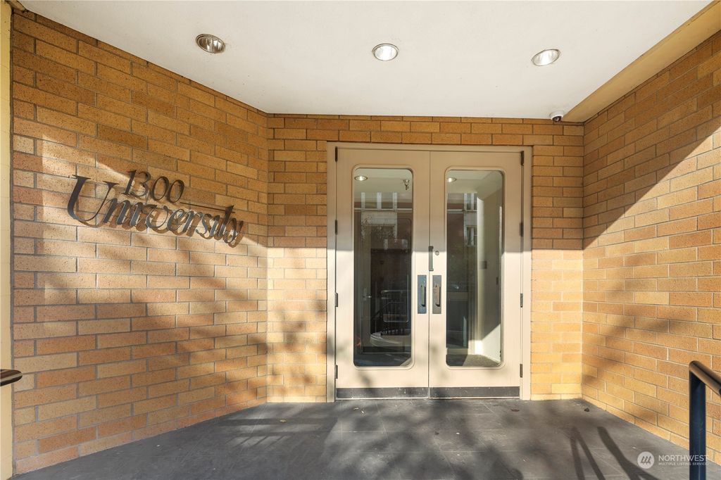 Photo of 1300 University Street #8C, Seattle, WA 98101 (MLS # 1915050)