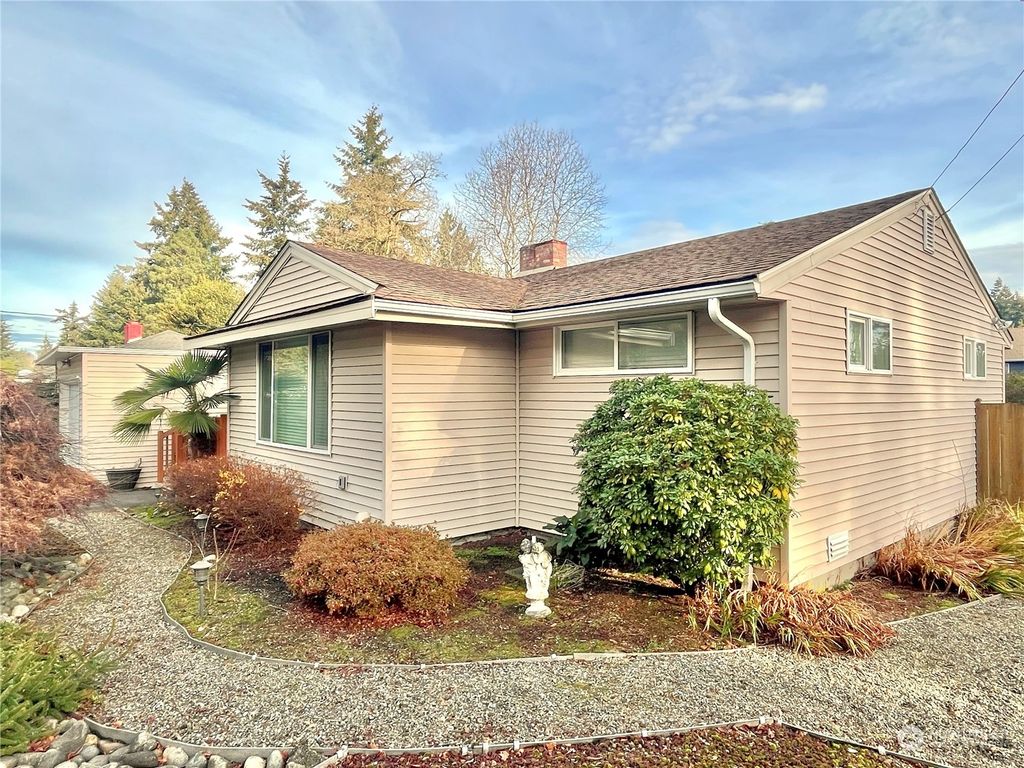 Photo of 19552 4th Avenue S, Des Moines, WA 98148 (MLS # 2313155)