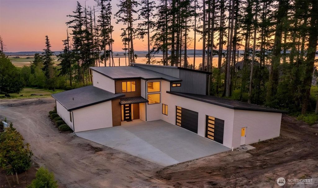 Photo of 12915 Waterview Lane, Mount Vernon, WA 98273 (MLS # 2519135)