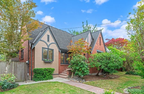 Photo of 825 NW 57th Street, Seattle, WA 98107 (MLS # 2588981)